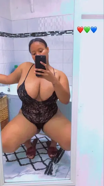 Pearl Sexxy OnlyFans creator with big ass
