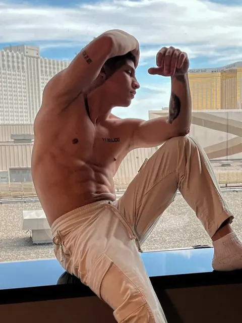 Pleasurejr OnlyFans exclusive content creator