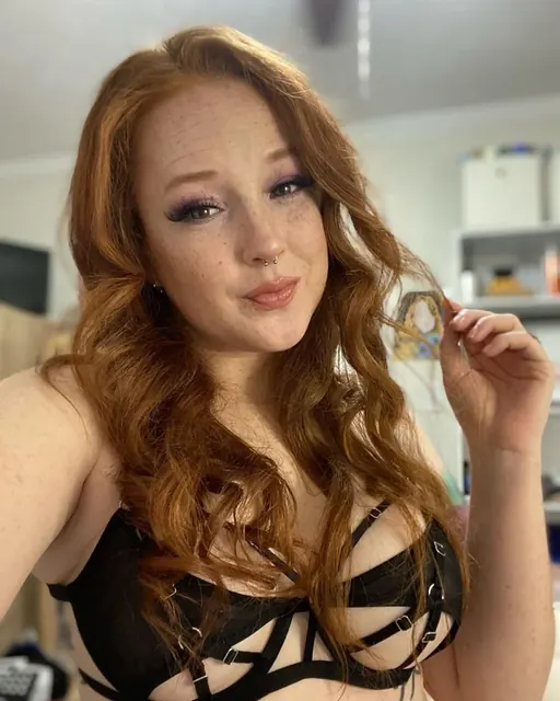 Poison Ivee OnlyFans creator with engaging content
