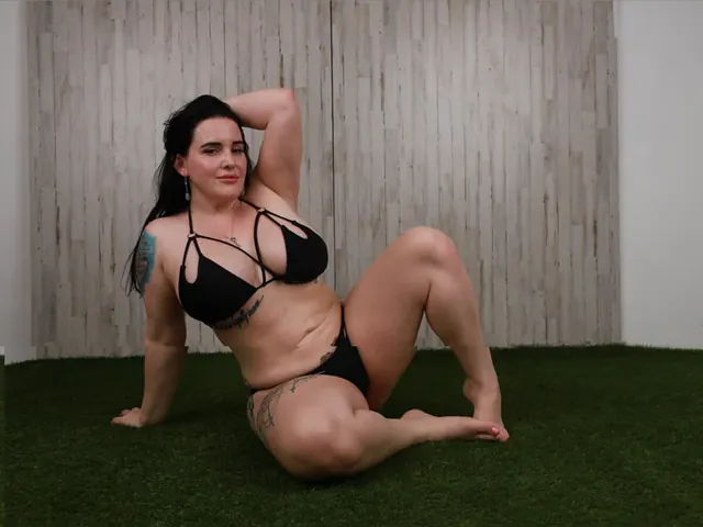 Pole Thick OnlyFans creator with huge tits