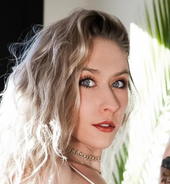 Evangeline Darling OnlyFans creator with engaging content