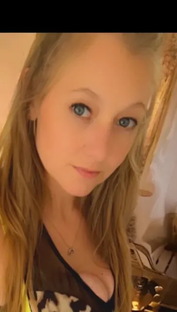 Lactating Queen OnlyFans creator with lactating mommy content.
