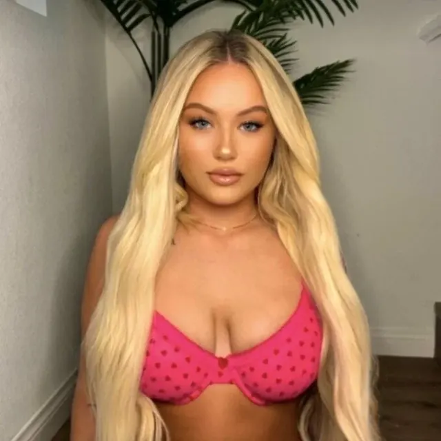 Presleyswrld OnlyFans Curvy Blonde