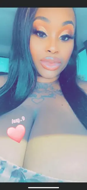 Prettyasspai OnlyFans creator offering custom fetish videos