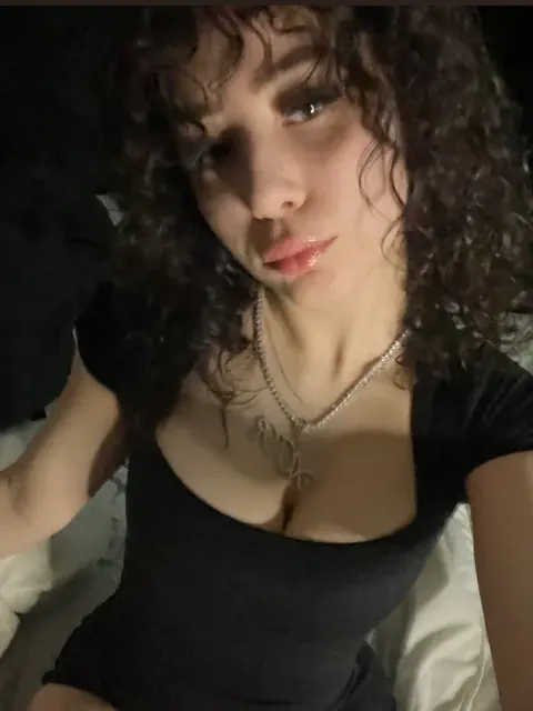 Nicole Taylor OnlyFans creator with curls