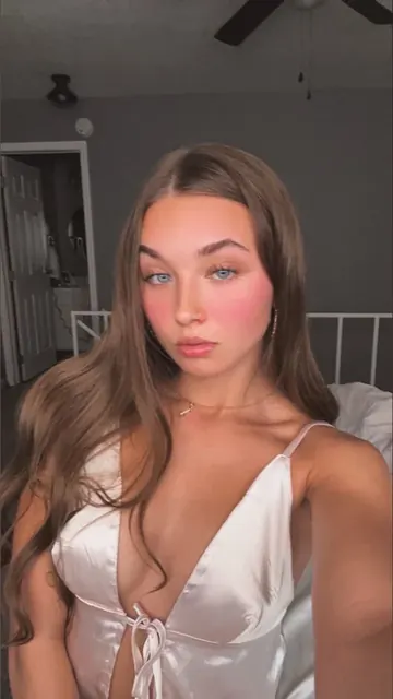 Katie 🍭 OnlyFans petite brunette