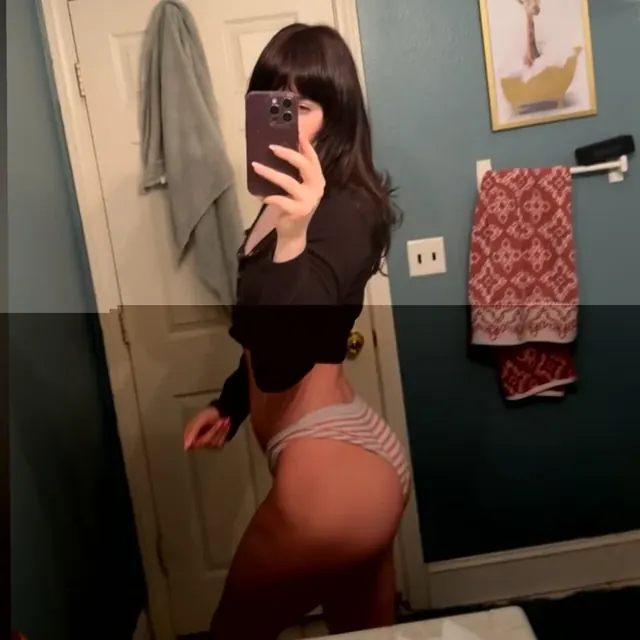 prisca OnlyFans creator with engaging videos