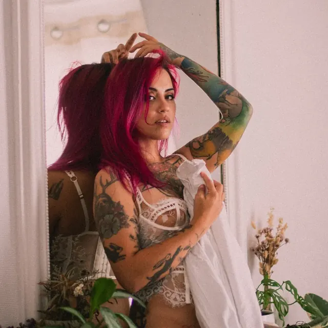 Prunette on OnlyFans sharing cozy moments