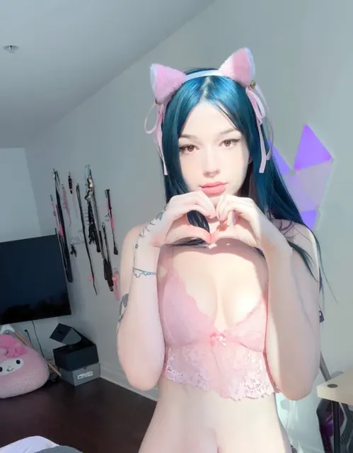 mew OnlyFans creator with engaging content