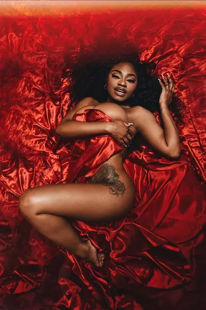 PRETTYYNGTHNG OnlyFans creator with stunning photos.