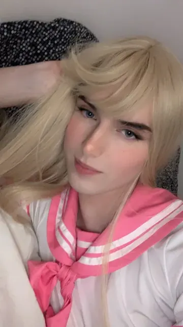 Evie OnlyFans creator with sensual content