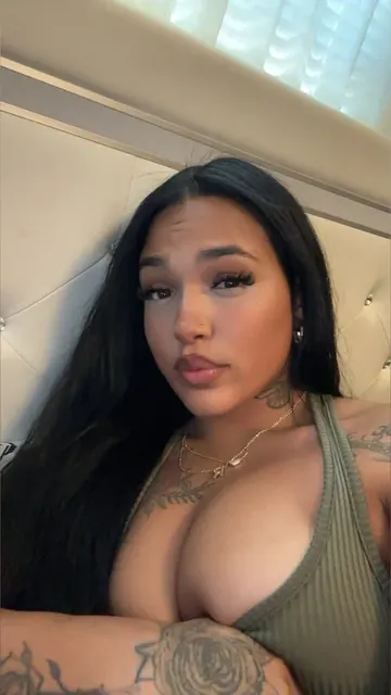 h o n e y OnlyFans creator with full porn videos