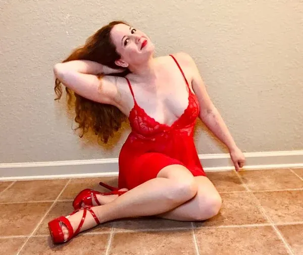 redvixenpinupvip OnlyFans lingerie lover