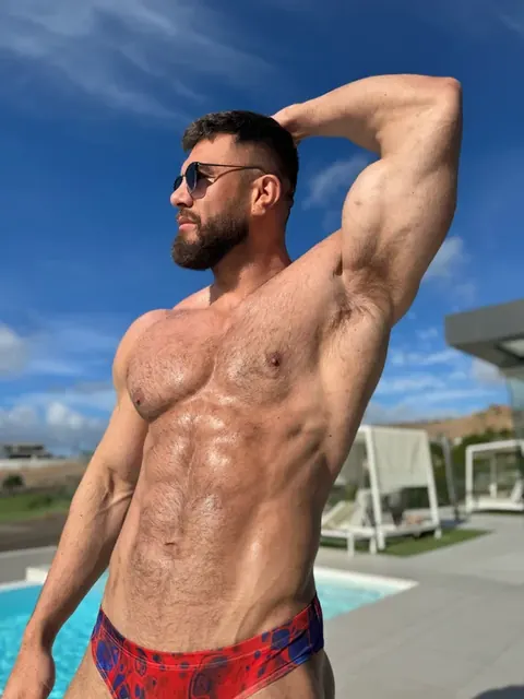 ReeceHunk VIP OnlyFans muscle model