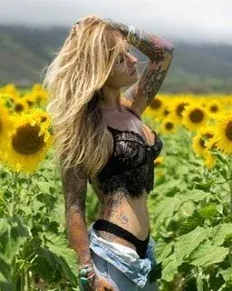 Risa Marie OnlyFans creator with exclusive content