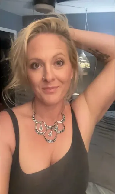 Reneequinnxxx OnlyFans blonde tattooed creator