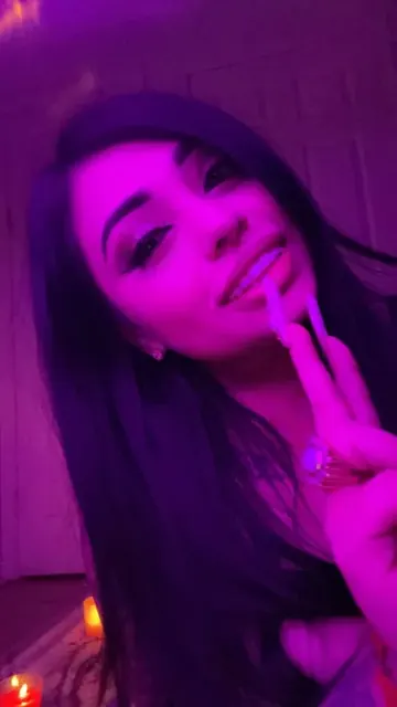 Reynarichess OnlyFans creator with black hair