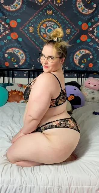 Rheafirthvip OnlyFans Blonde Curvy Creator
