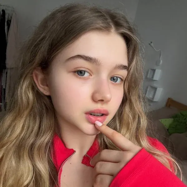 rinacute OnlyFans confident creator