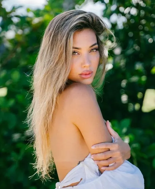 Rosalie OnlyFans Blonde Creator