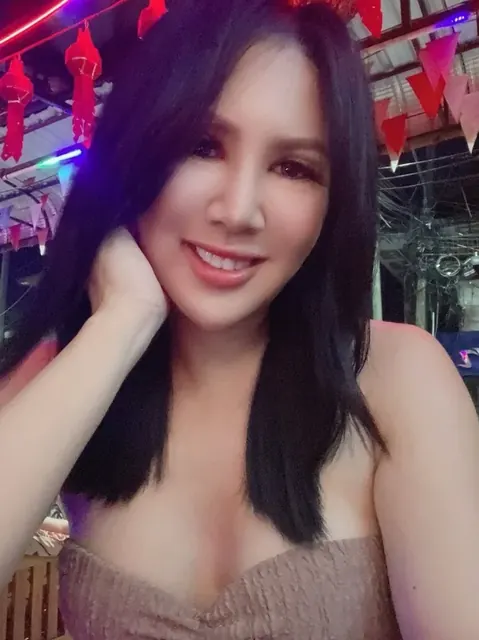 Rosethai OnlyFans creator from Bangkok