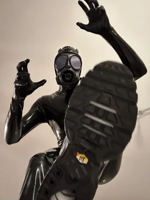RubberedGuy OnlyFans BDSM creator
