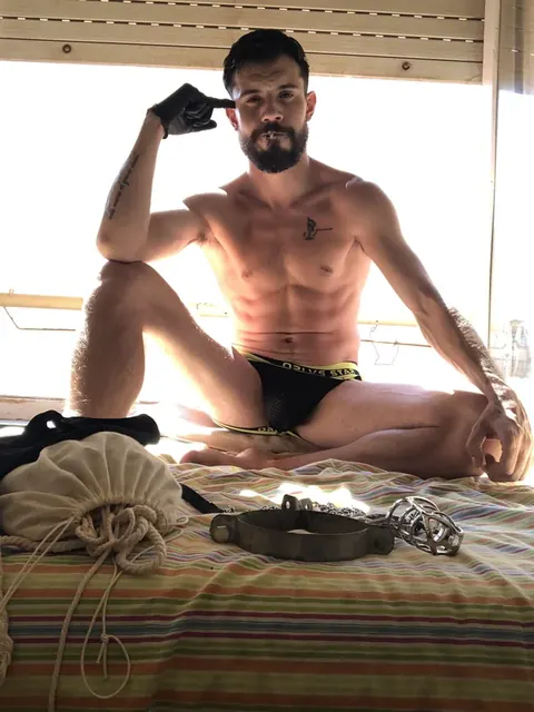 Rubenspary OnlyFans creator with engaging content.
