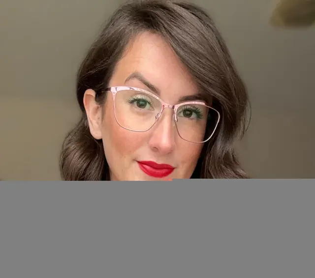 Sav OnlyFans creator with engaging content
