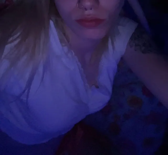 r OnlyFans profile photo