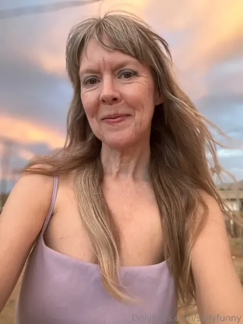 Sallyfunny OnlyFans Slim Creator