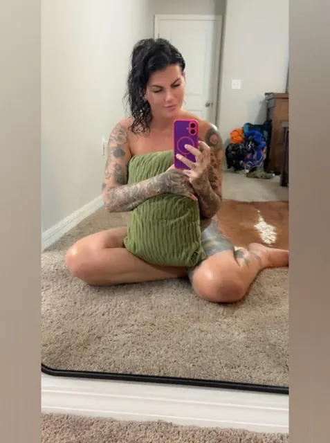 Samantha Fox OnlyFans creator with captivating content