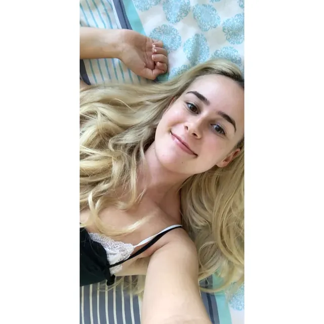 Shawnie OnlyFans creator with SFW content