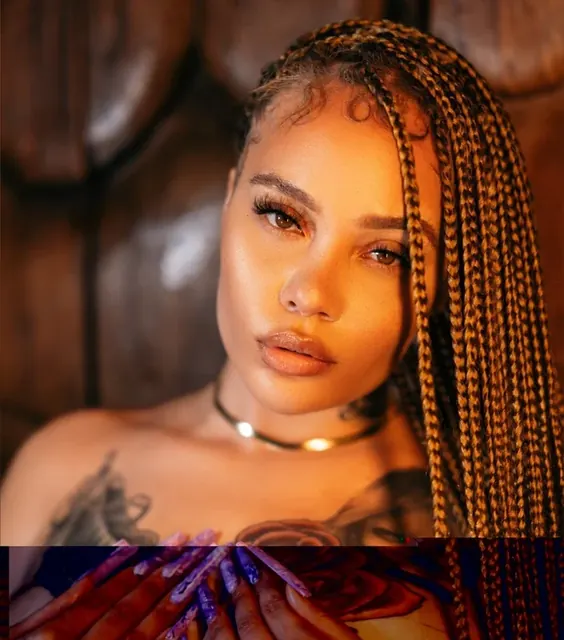 SARA GOLD FREE OnlyFans creator with engaging content.