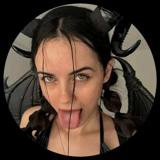 Sarahroomie OnlyFans Alternative Creator