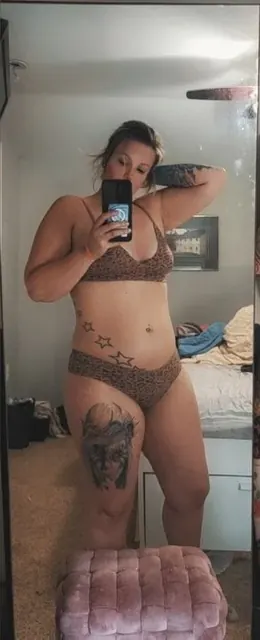 Sara Spanxxx OnlyFans creator with exclusive content