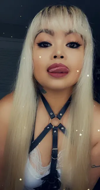 Saveybaby OnlyFans creator with unique dark art