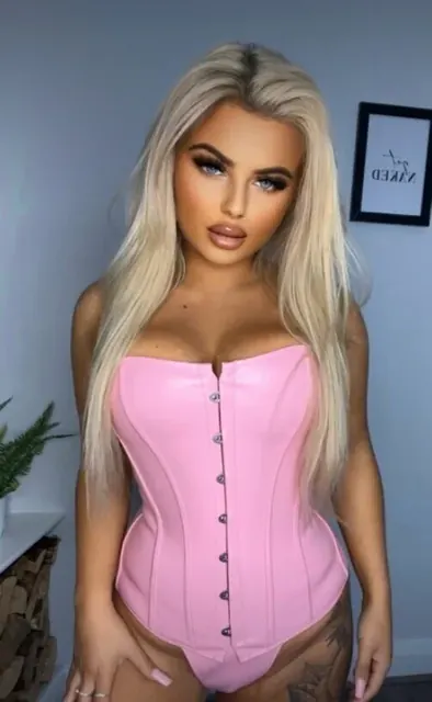 Scarlett Fox Naughty Blonde OnlyFans creator from Ireland