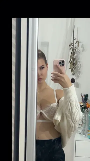 Scarlett Noir OnlyFans creator from Prague