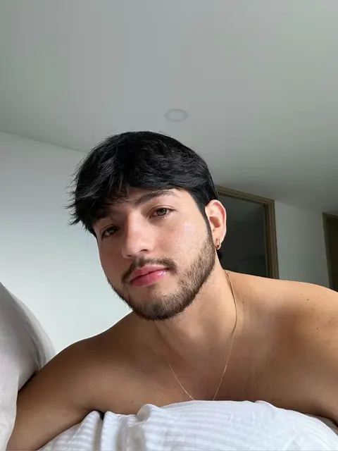 Sebastián Reyes OnlyFans creator with playful content.