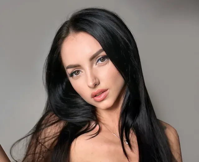 Tiny X OnlyFans creator with engaging content