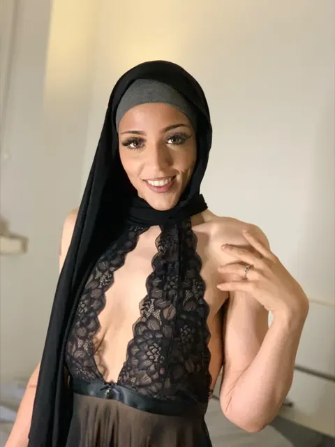 Zainab OnlyFans creator with engaging content