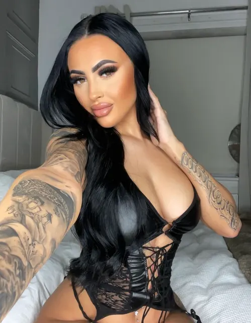 ShannenJade OnlyFans uncensored glamour model