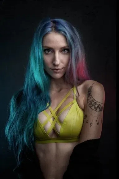 Shannon.Sparrow OnlyFans alternative model in latex