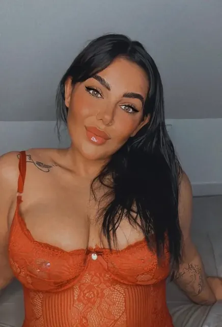 SR99xox OnlyFans Brunette Beauty
