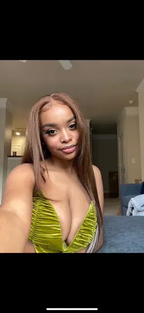 Atlantis(TOP 0.4%) OnlyFans creator with exclusive content