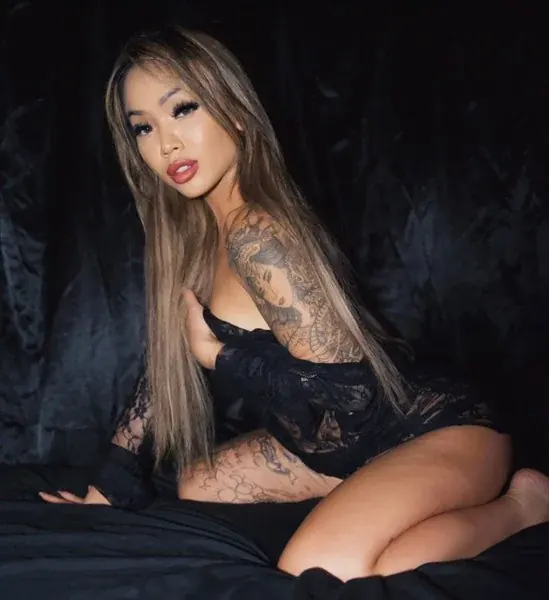shounna OnlyFans with a dominant side