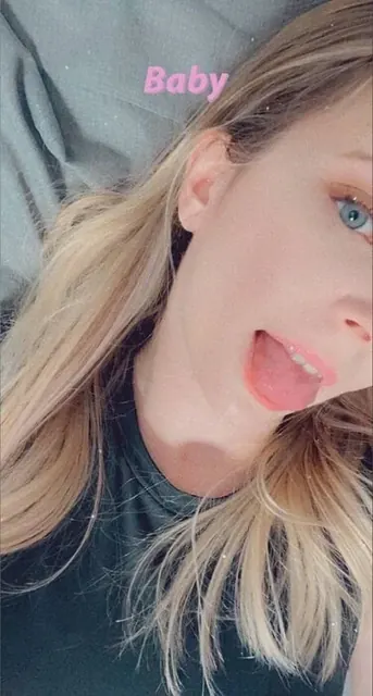 Cutie OnlyFans creator with petite features