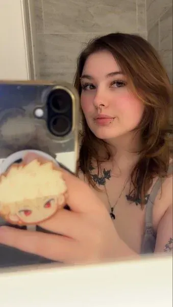 shylohnova OnlyFans curvy creator
