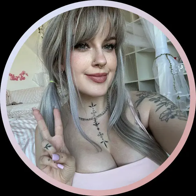 Phoebe FREE OnlyFans creator with cute content