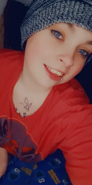 Singerlovebird OnlyFans curvy content creator